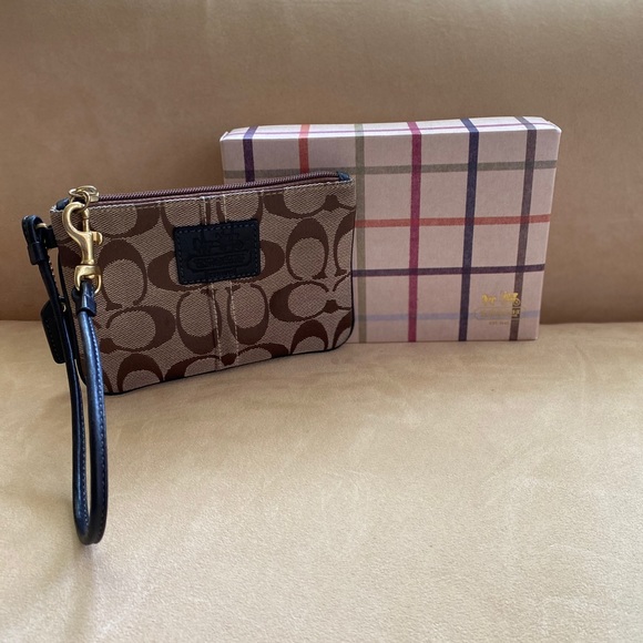 Coach Signature WRISTLET ONLY - Picture 3 of 5